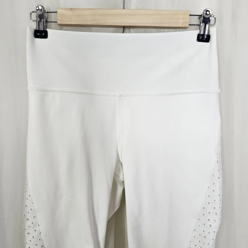 Lululemon Athletica White Ornate Crop 17